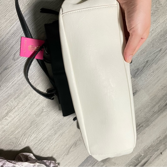 NWT EXPRESSIONS NYC Vegan Leather Large Convertible Shoulder Bag - Picture 11 of 12